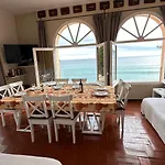 Con Jardin A 11 Metros De La Playa. Se. 아파트