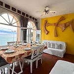 아파트 Con Jardin A 11 Metros De La Playa. Se.