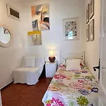 Con Jardin A 11 Metros De La Playa. Se. 아파트 *