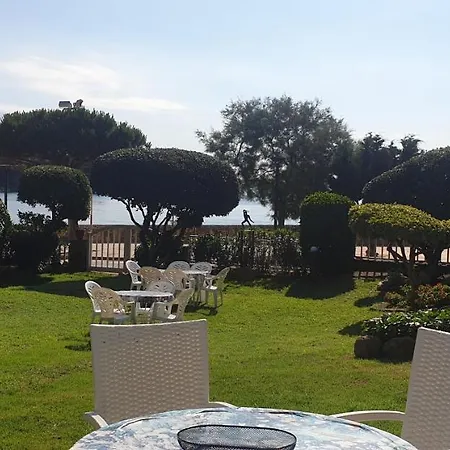 Con Jardin A 11 Metros De La Playa. Se. Palamos