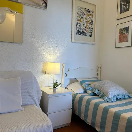 Con Jardin A 11 Metros De La Playa. Se. Apartment