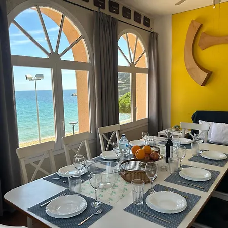 Con Jardin A 11 Metros De La Playa. Se. Apartment