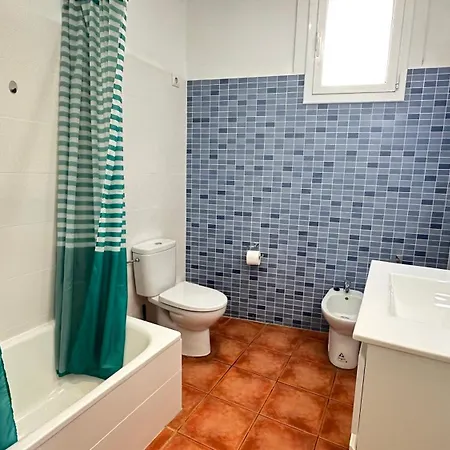 Con Jardin A 11 Metros De La Playa. Se. 아파트